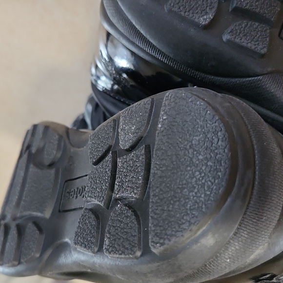 New Girls Totes Waterproof 2 Buckle Style Winter Boots Faux Fur Size 1 - Picture 6 of 12